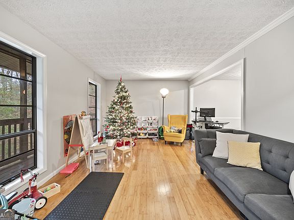 5th image of 5121 Heather Rd SE