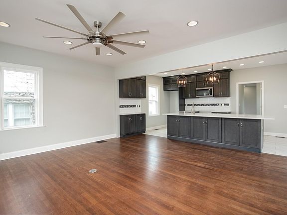 4th image of 307 Rosemont Gdn