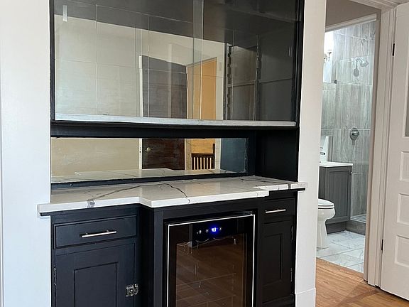 4th image of 4528 N Lincoln Ave #3N