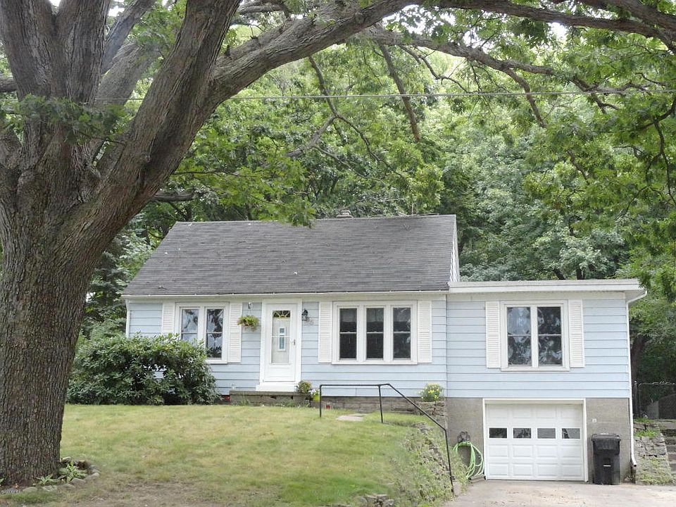 1st image of 65 River Hills Dr