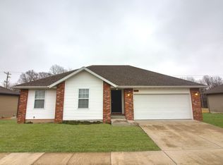 1134 S Strasbourg Ave, Springfield, MO 65802