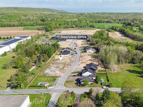 2nd image of 17 Deerview Dr