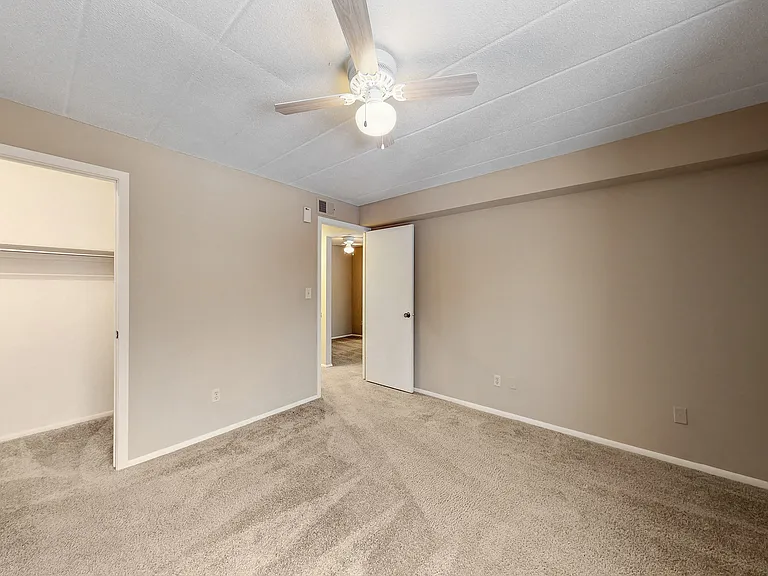 Montclair Place — Photo 16