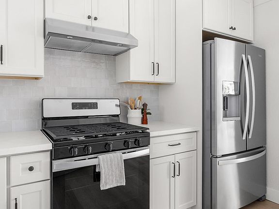 4th image of 422 Allan Ln
