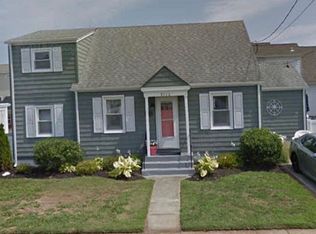 8710 3rd Ave, Stone Harbor, NJ 08247
