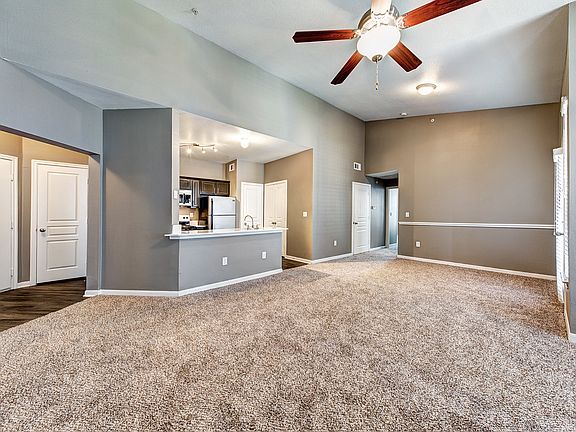 5th image of 3501 Shoreline Dr APT 0835