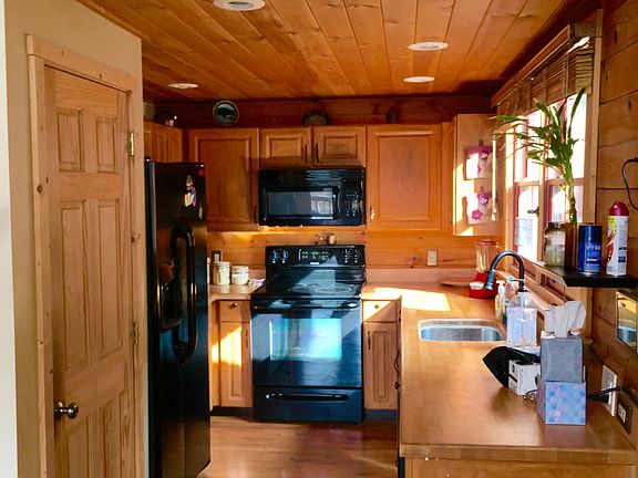 2nd image of 75 Skyway Dr