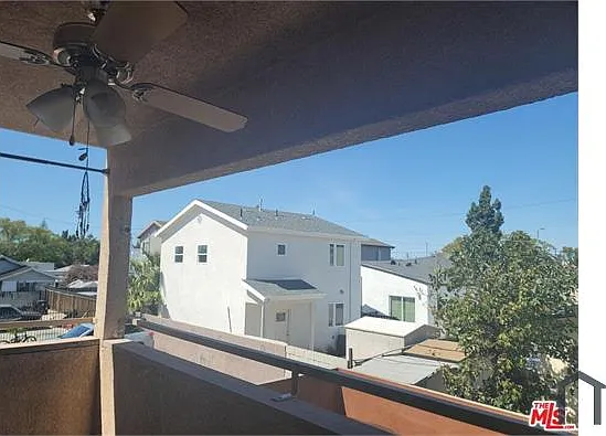 887 E 40th Pl #C — Photo 5