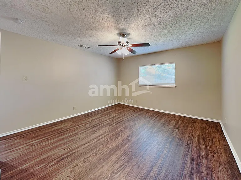 9254 Village Brown — Photo 10