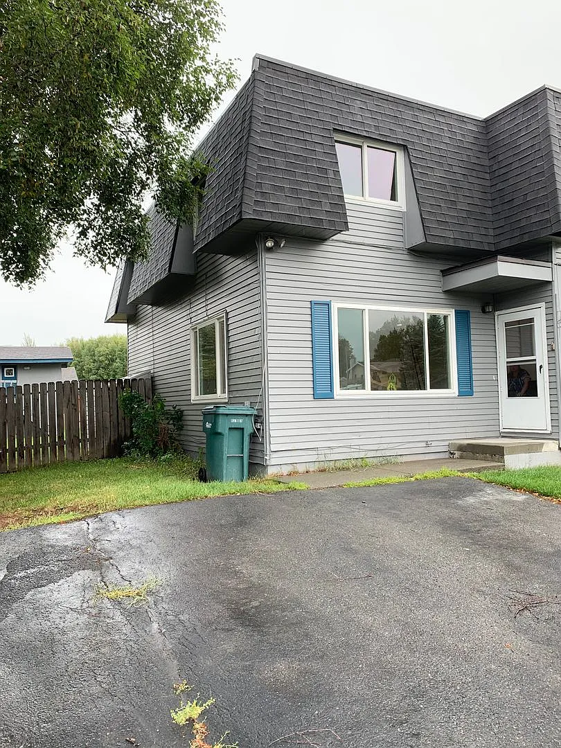 6900 — Photo 2