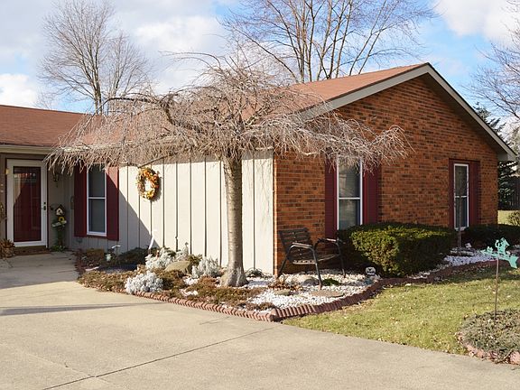 2nd image of 2405 Knollwood Ct