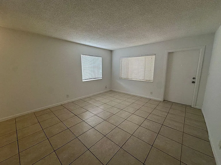 515 S Sequoia Dr #111 — Photo 9