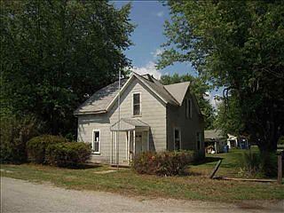 1st image of 207 E 2nd St