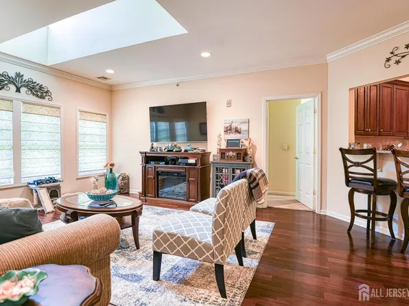 5203 Cedar Village Blvd, East Brunswick, NJ 08816