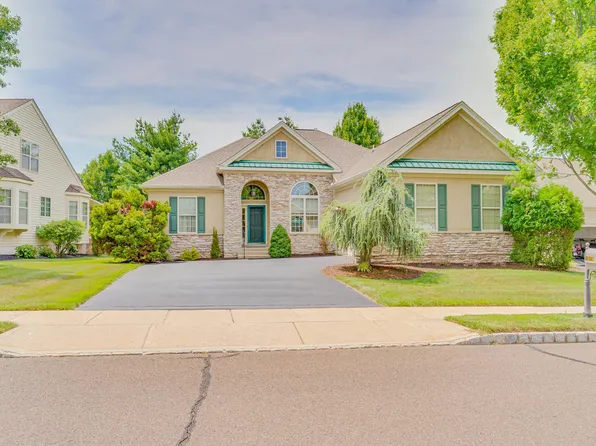 1010 Monroe Dr, Warminster, PA 18974