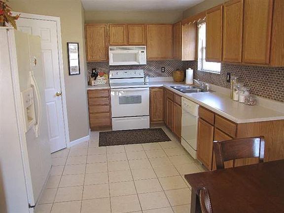 2nd image of 4017 Scarlett Dr