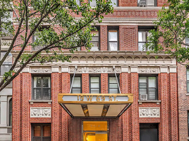 19 W 69th St #403 — Photo 7