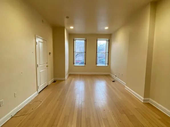 1719 W Montgomery Ave, Philadelphia, PA