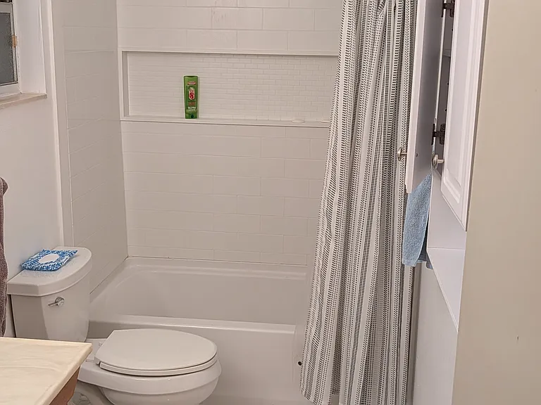 2585 Saint Michel Ave — Photo 21