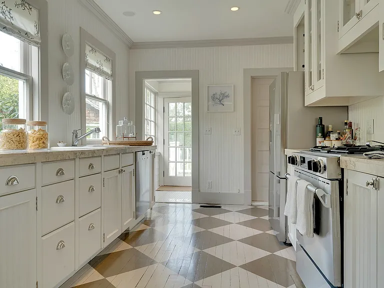52 Osborne Ave — Photo 7