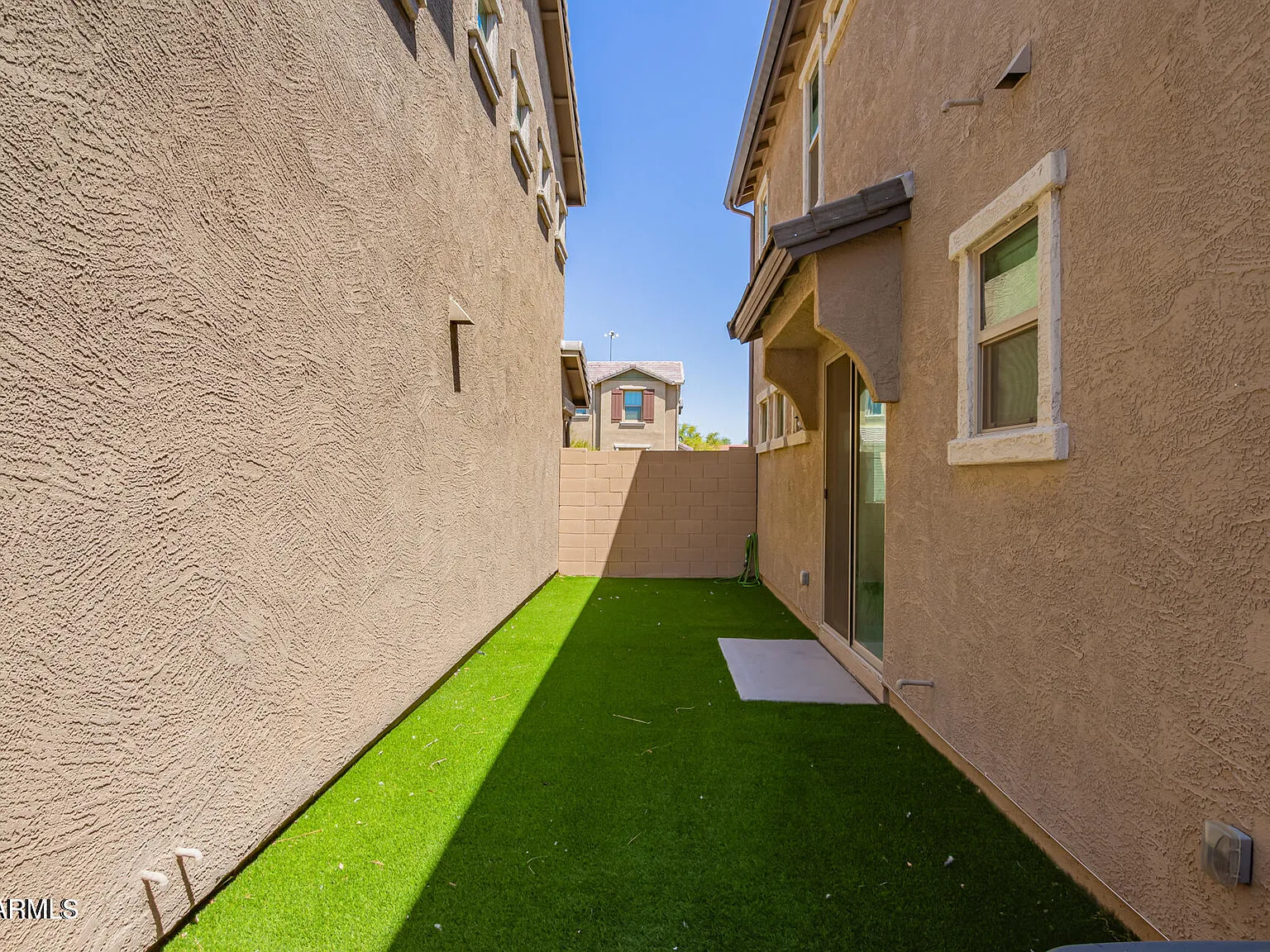 3 bed, 2.5 bath, 1605 sqft, $2,095 — Photo 3