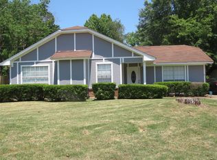 2601 Green Oaks Dr, Montgomery, AL 36107