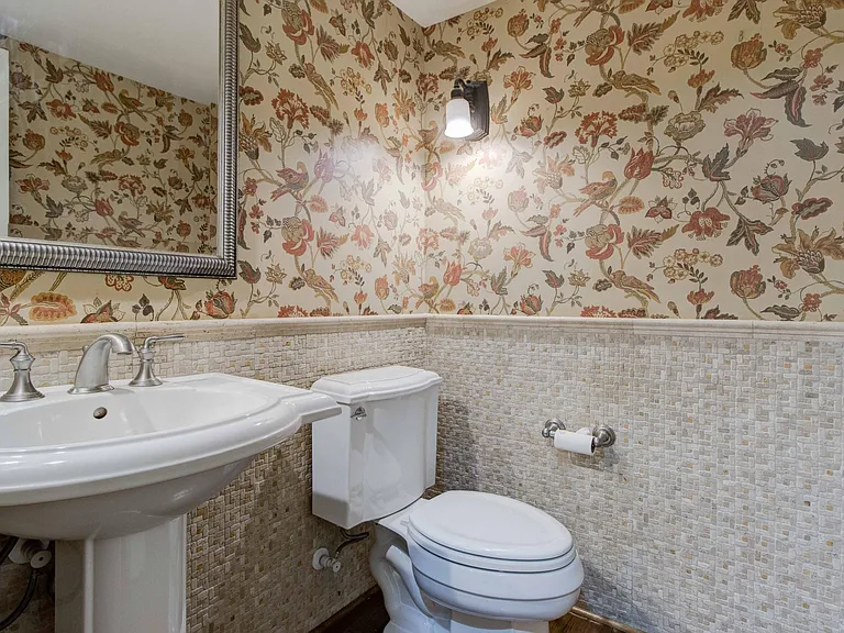 49200 Tulip Ter — Photo 10