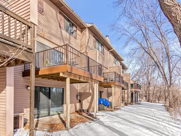 4 Ridge Rd, Circle Pines, MN 55014