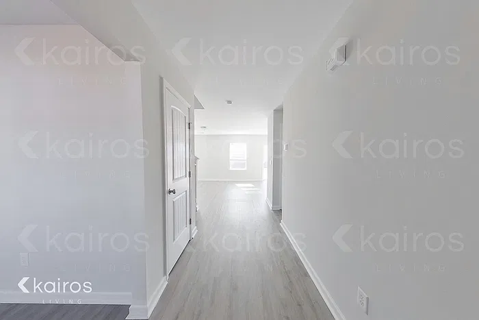 4 bed, 2.5 bath, 2127 sqft, $2,175 — Photo 4