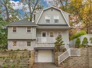 22 Erskine Rd, Ringwood, NJ 07456