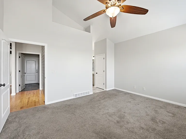 722 W Webb Rd — Photo 15