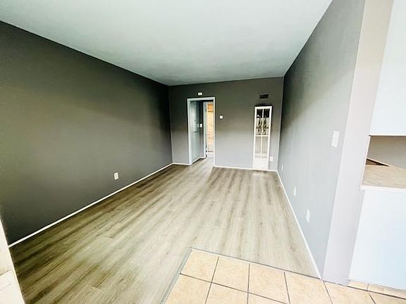 4th image of 3423 W Florence Ave #5