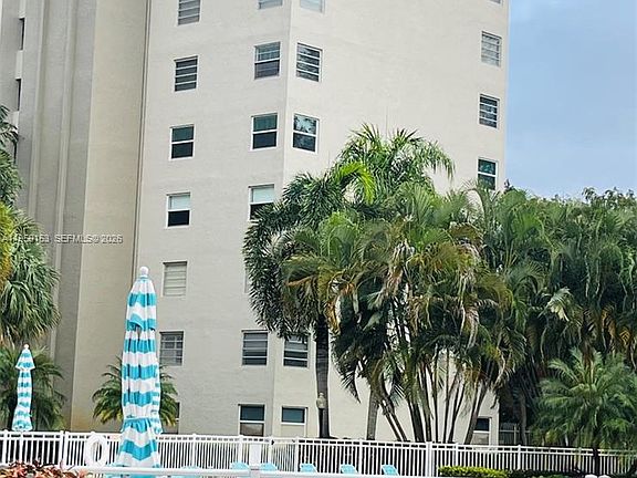 4th image of 3940 Inverrary Blvd APT 808-A