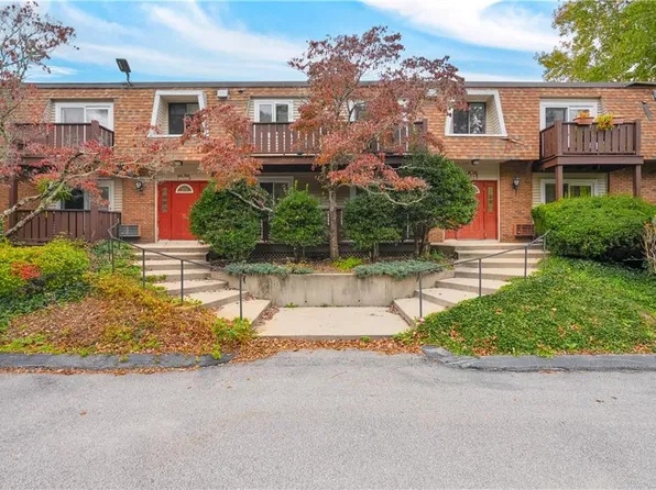 25 School St APT 1S, Westerly, RI 02891
