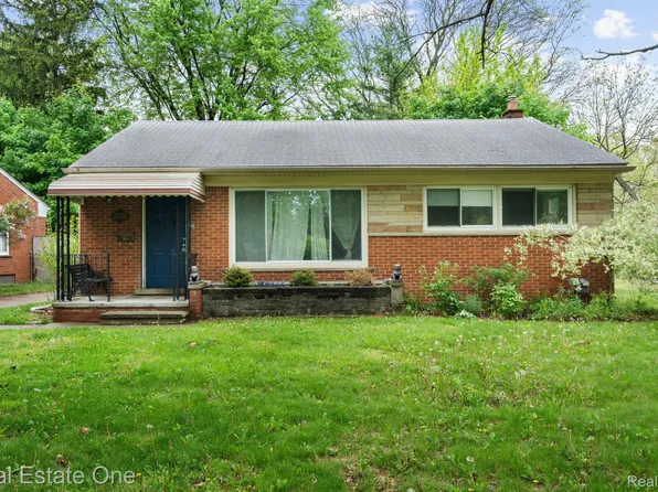 24200 Kipling St, Oak Park, MI 48237