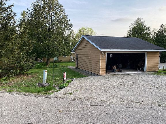 5th image of 8271 Coffey Ln