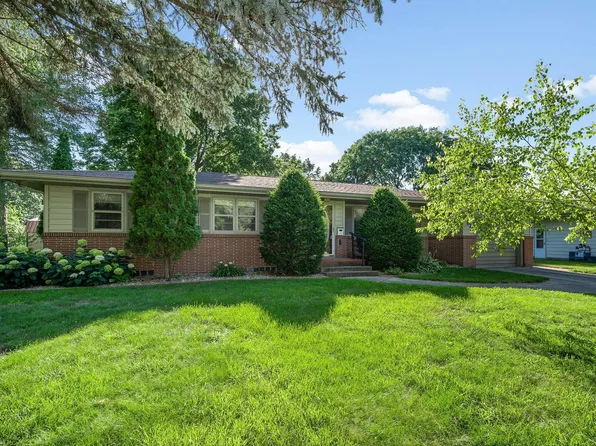 1024 Holden Pl, Fairmont, MN 56031