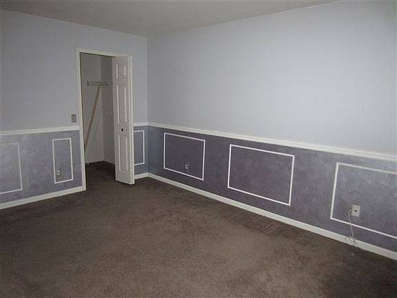 2nd bedroom with walk in closet
