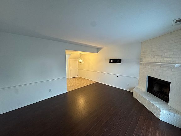3rd image of 242 W Mountain St