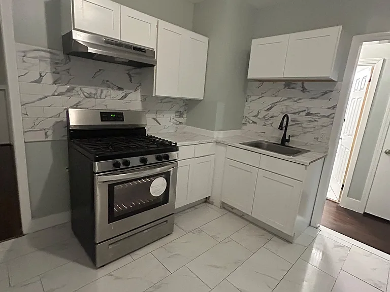 63-65 Lombard St #3 — Photo 1