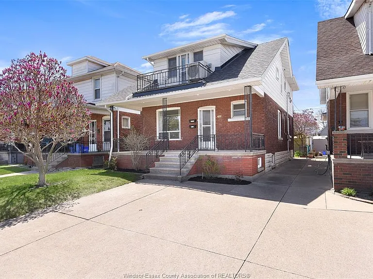 1069 Marentette Ave #UPPER — Photo 1