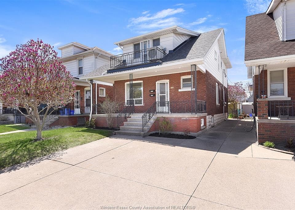 1st image of 1069 Marentette Ave