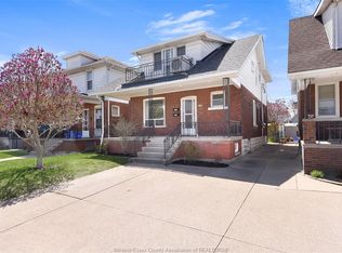 1069 Marentette Ave, Windsor, ON N9A 2A4