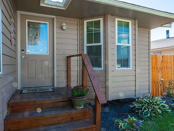 4th image of 1638 SW 1st Pl