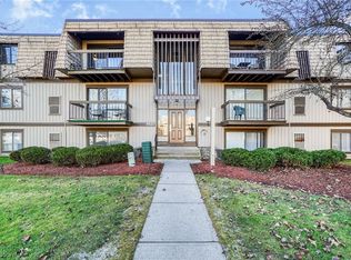 9520 Cove Dr UNIT C21, North Royalton, OH 44133