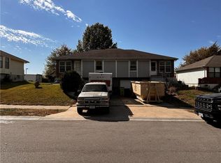 8213 & 8215 E 170th St, Belton, MO 64012