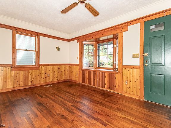 4th image of 1066 Eastlake Dr