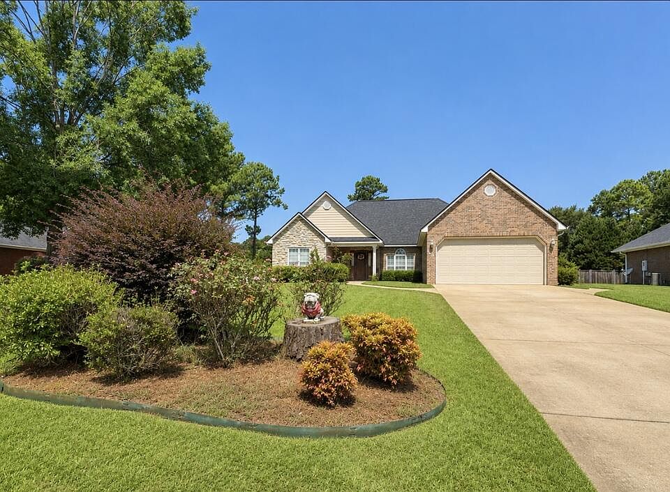 1st image of 146 Fairethorne Dr
