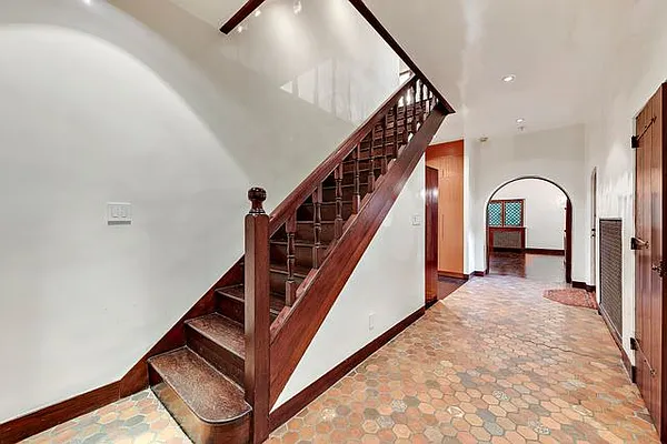 Rented by Compass | media 14
