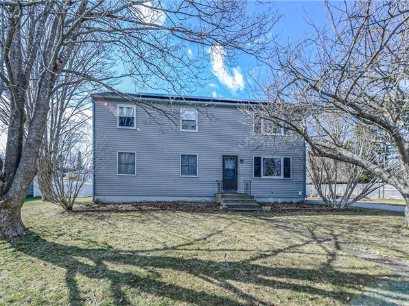 25 Watson Dr, Portsmouth, RI 02871